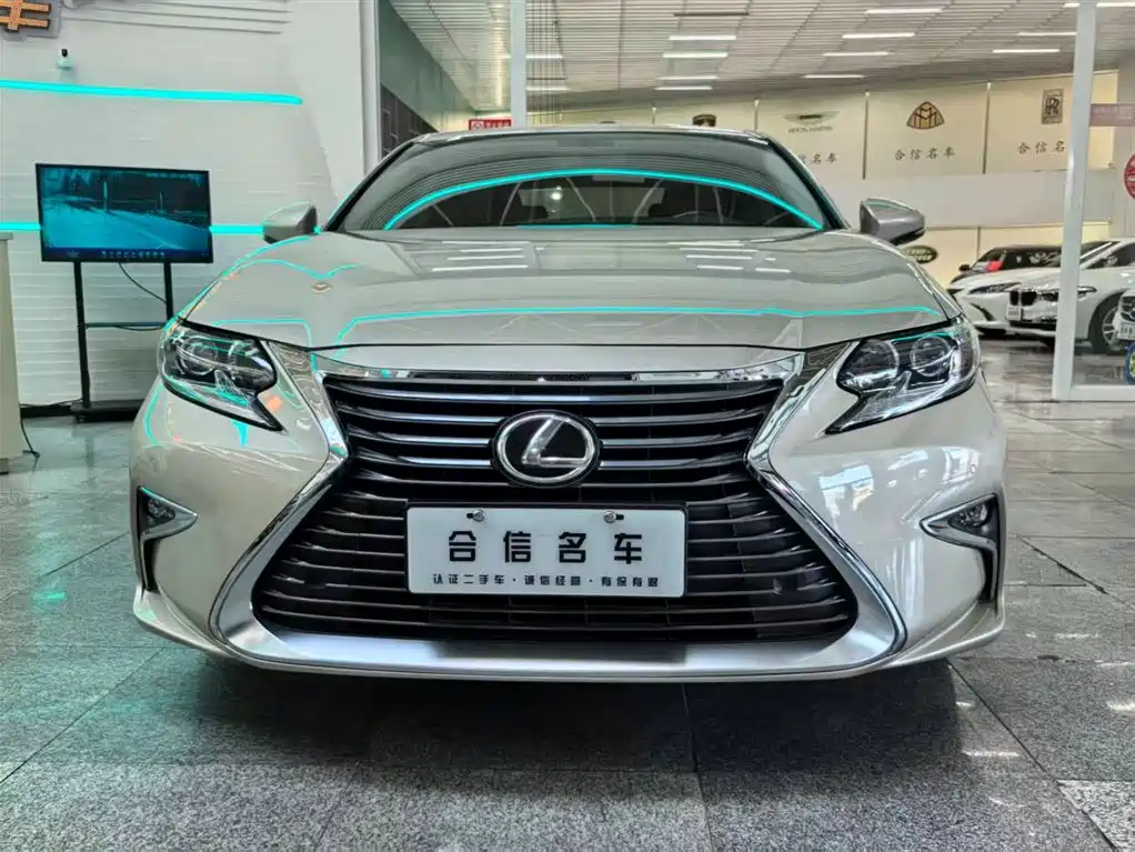 Lexus ES 2017 — фото 2