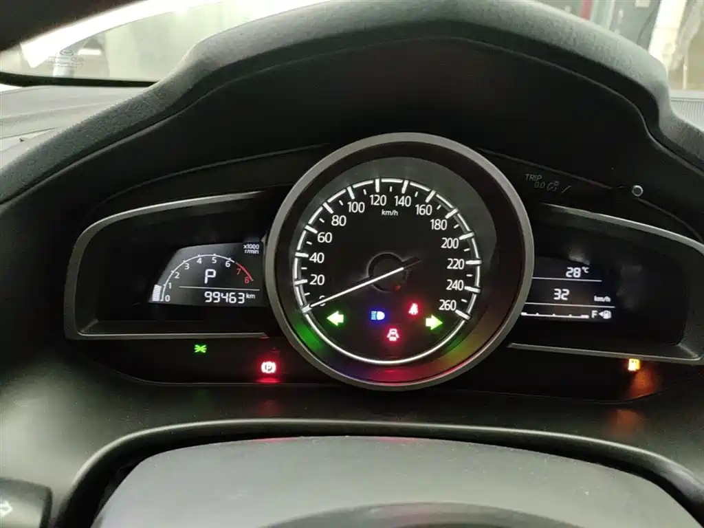 Mazda 3 Axela 2017 — фото 12
