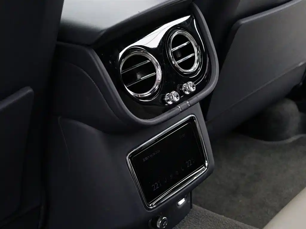 Bentley Bentayga 2022 — фото 9
