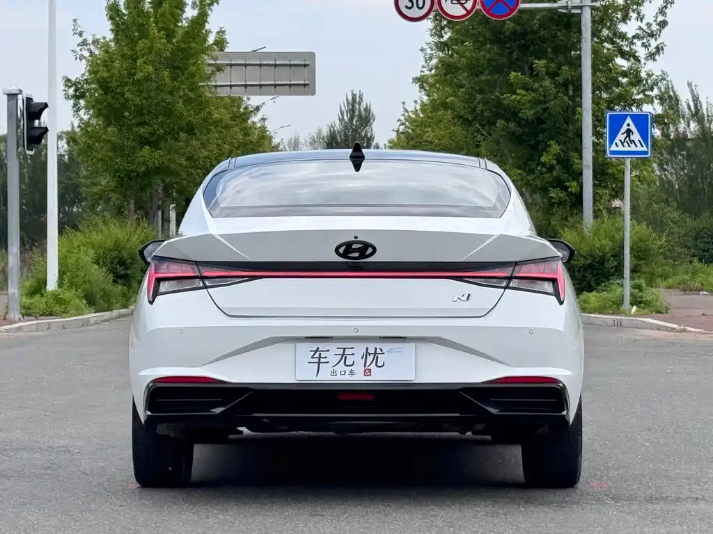 Hyundai Elantra 2023