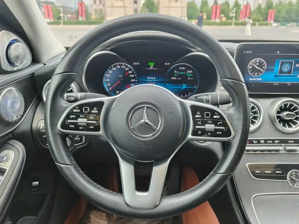 Mercedes-Benz C-Class 2019 — фото 18