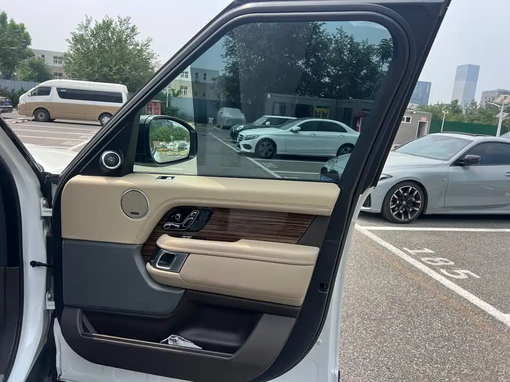 Land Rover Range Rover 2018 — фото 15