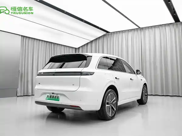 Li Auto L6 2025