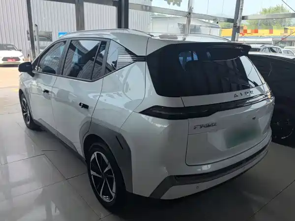 Aion Y 2024