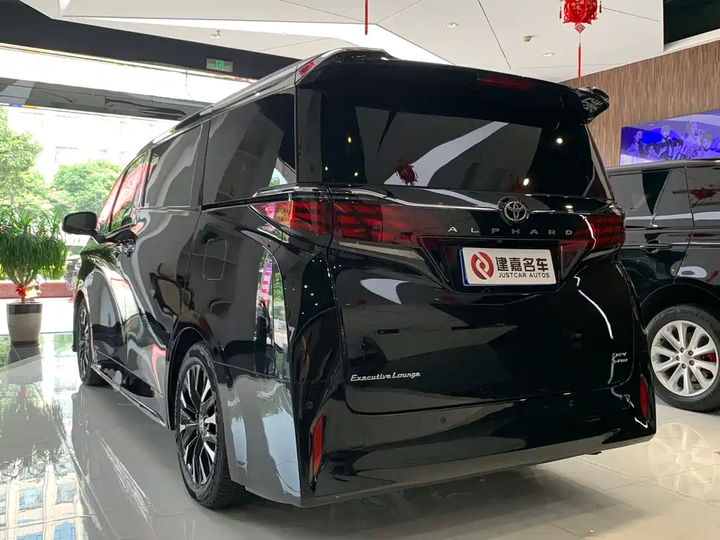 Toyota Alphard 2024