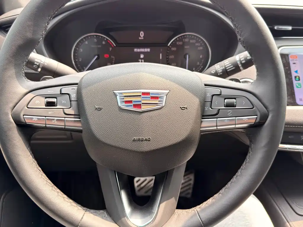 Cadillac XT4 2021 — фото 15