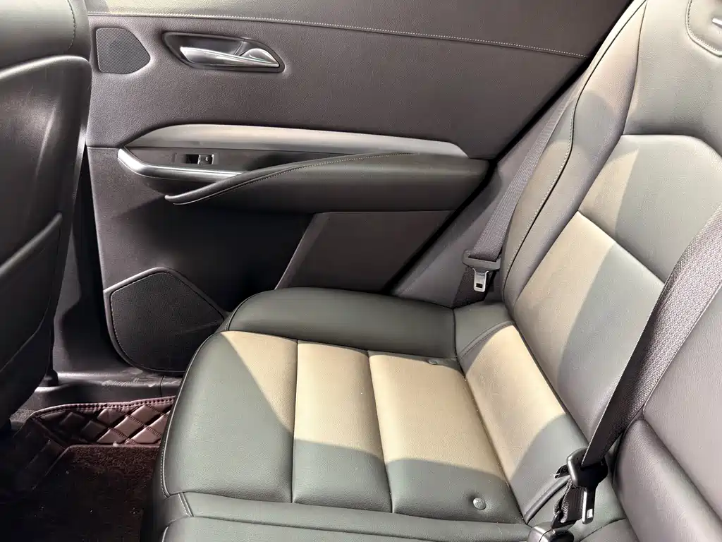 Cadillac XT4 2021 — фото 18