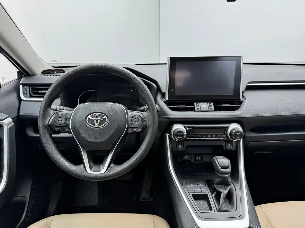 Toyota RAV4 2022 — фото 16