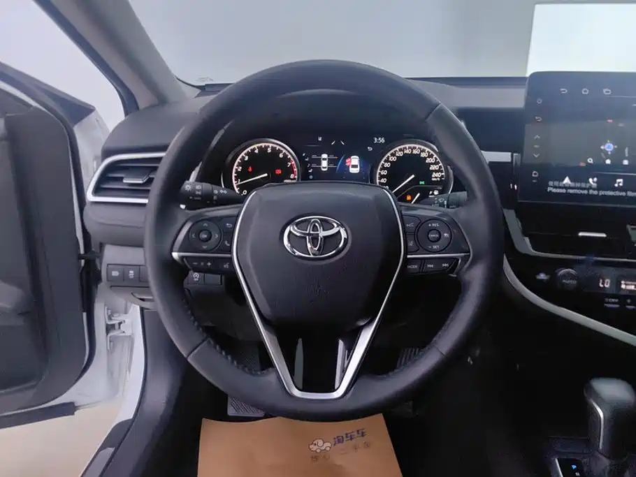Toyota Camry 2024 — фото 15