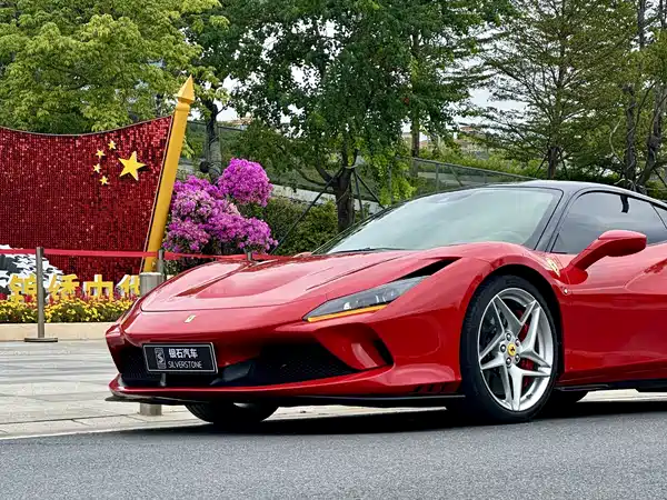 Ferrari F8 2021