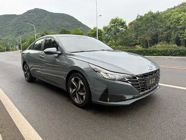 Hyundai Elantra 2022