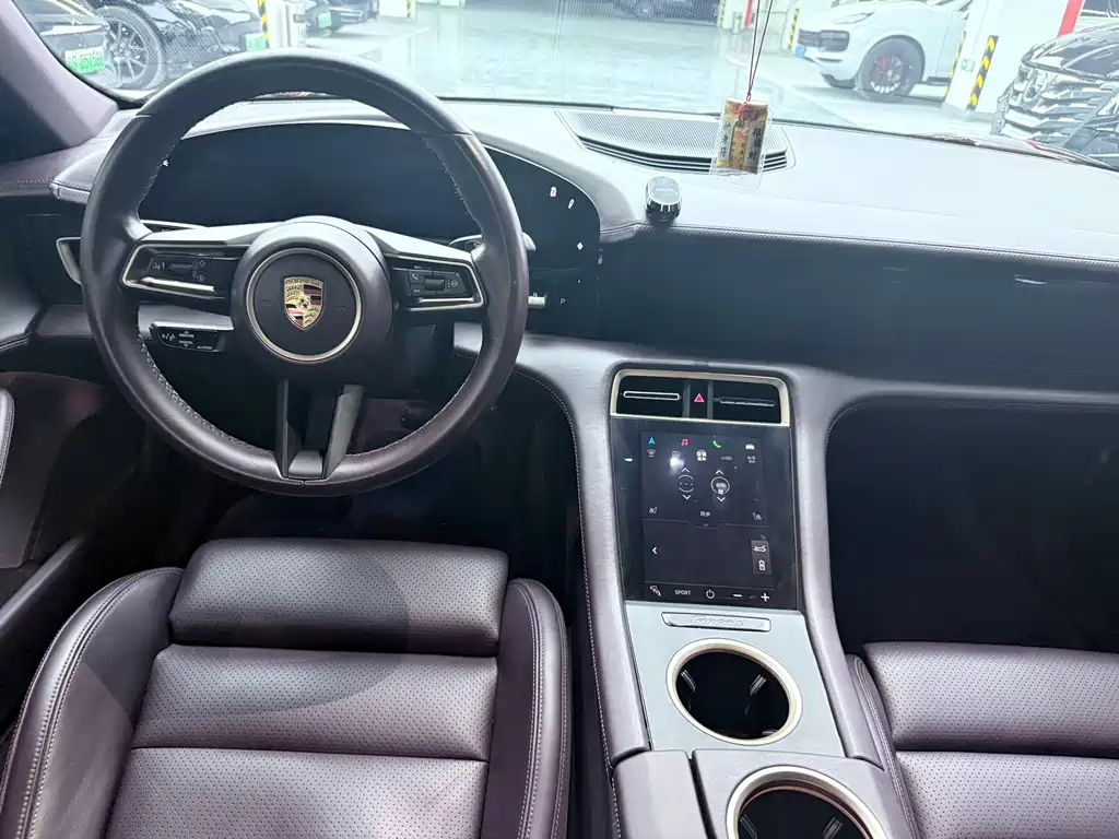 Porsche Taycan 2022 — фото 13