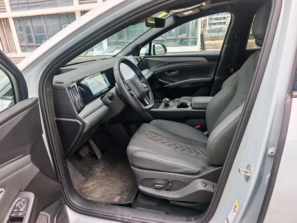 BYD Song L DM-i 2025 — фото 6