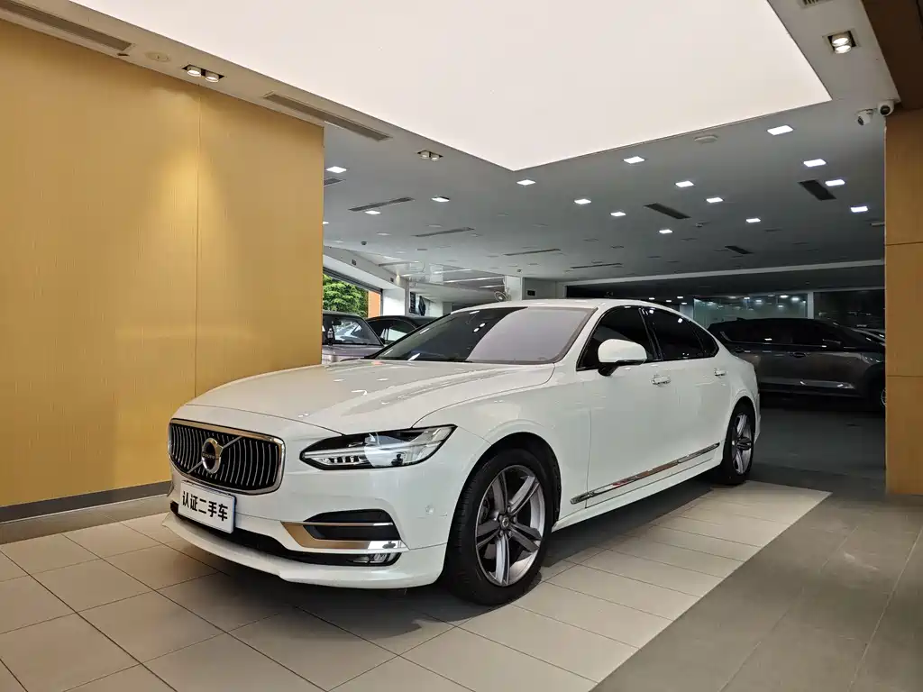 Volvo S90 2019 — фото 1