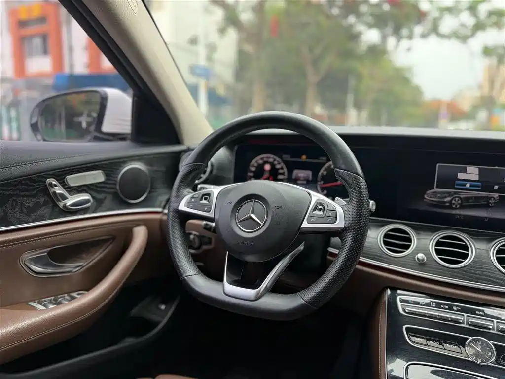 Mercedes-Benz E-Class 2016 — фото 7