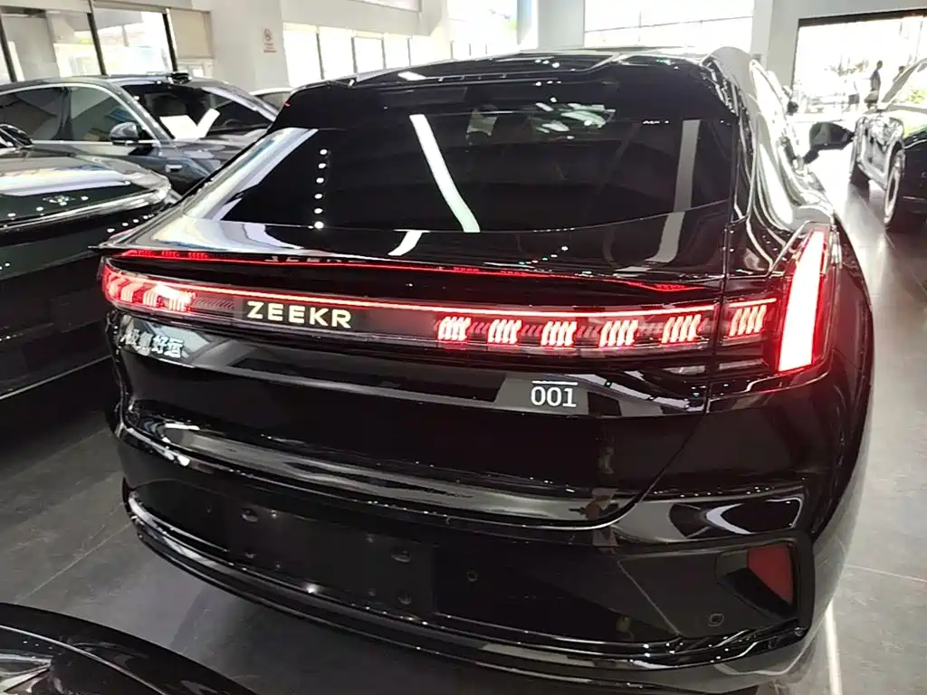 Zeekr 001 2025