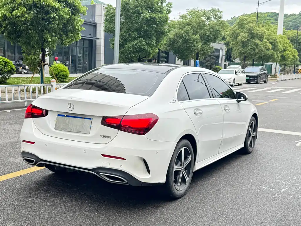 Mercedes-Benz A-Class 2024 — фото 16