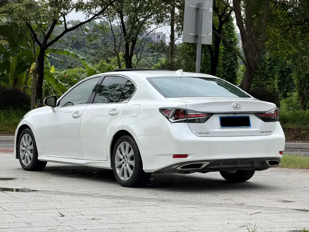Lexus GS 2017 — фото 11