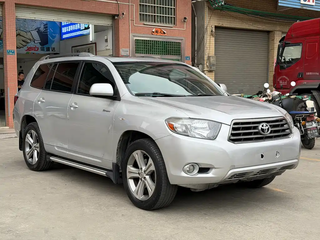Toyota Highlander 2010 — фото 3
