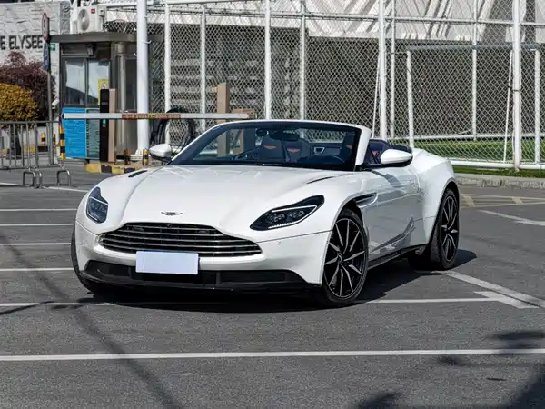 Aston Martin DB11 2019
