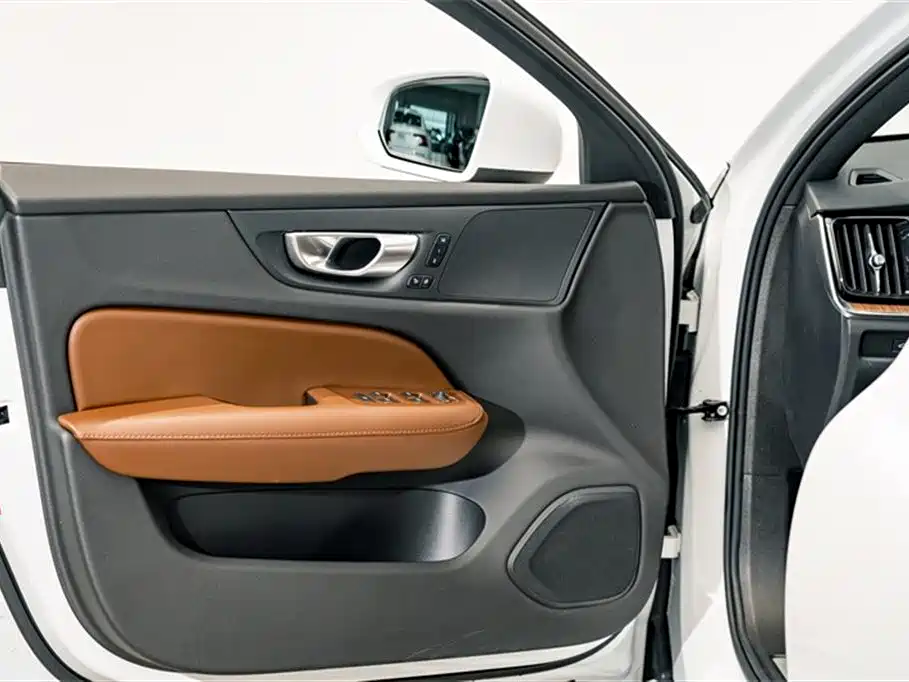 Volvo S60 2024 — фото 16