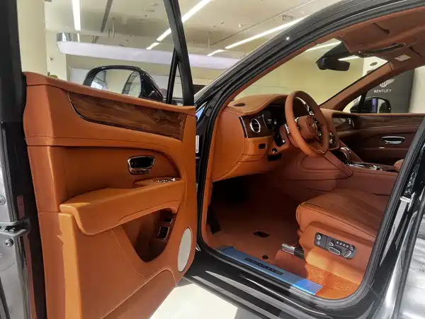 Bentley Bentayga 2025