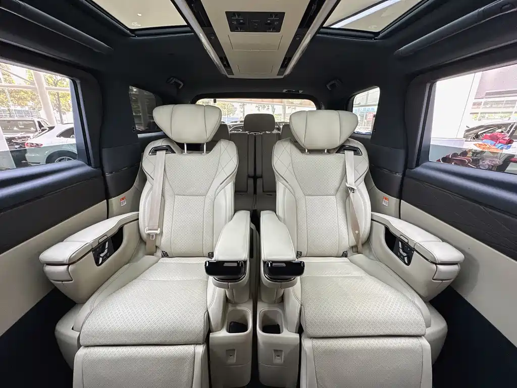 Toyota Vellfire 2024 — фото 18