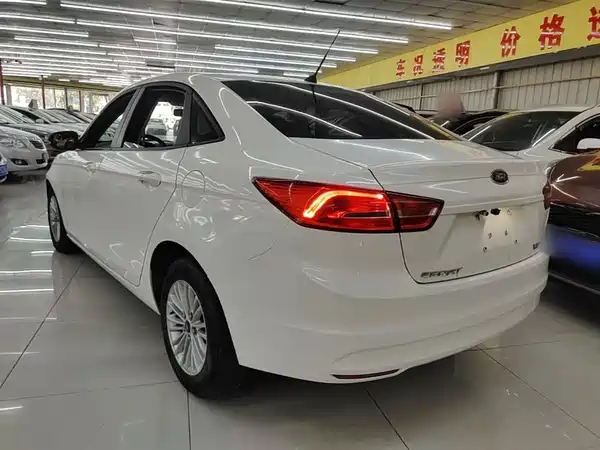 Ford Escort 2015