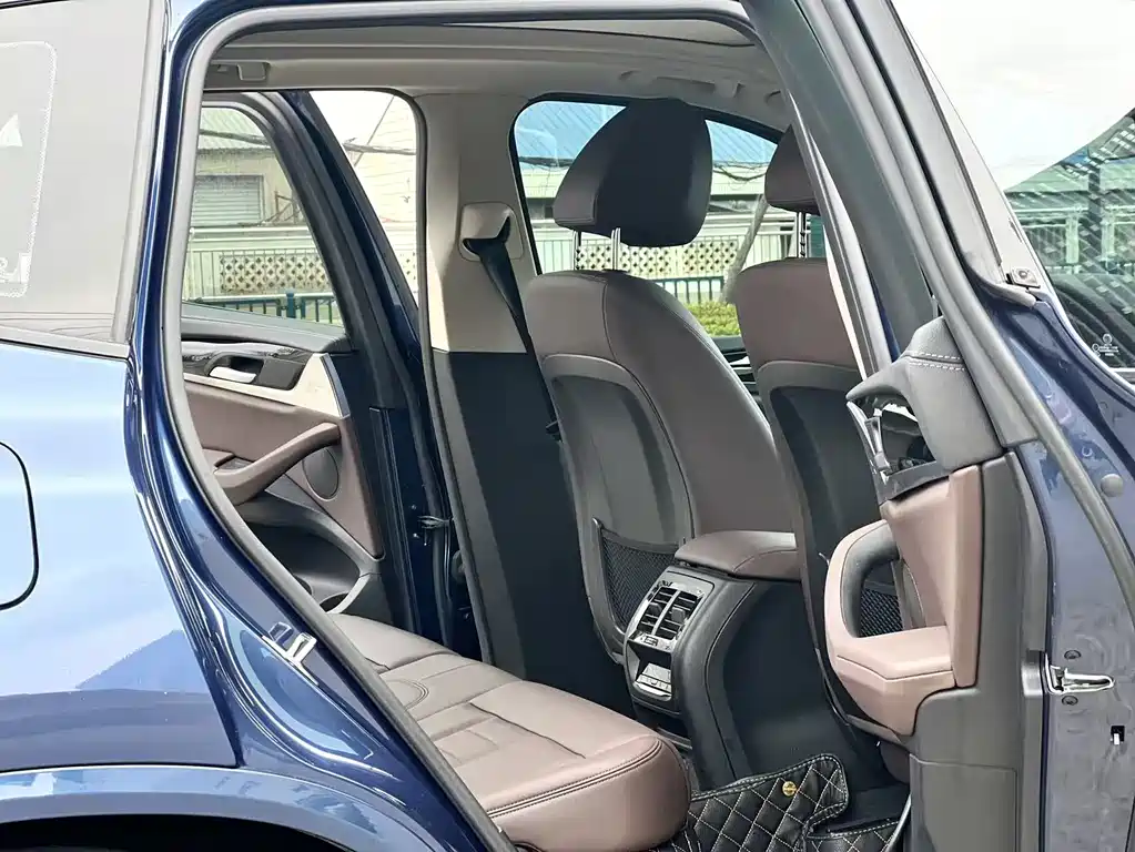 BMW X3 2018 — фото 11