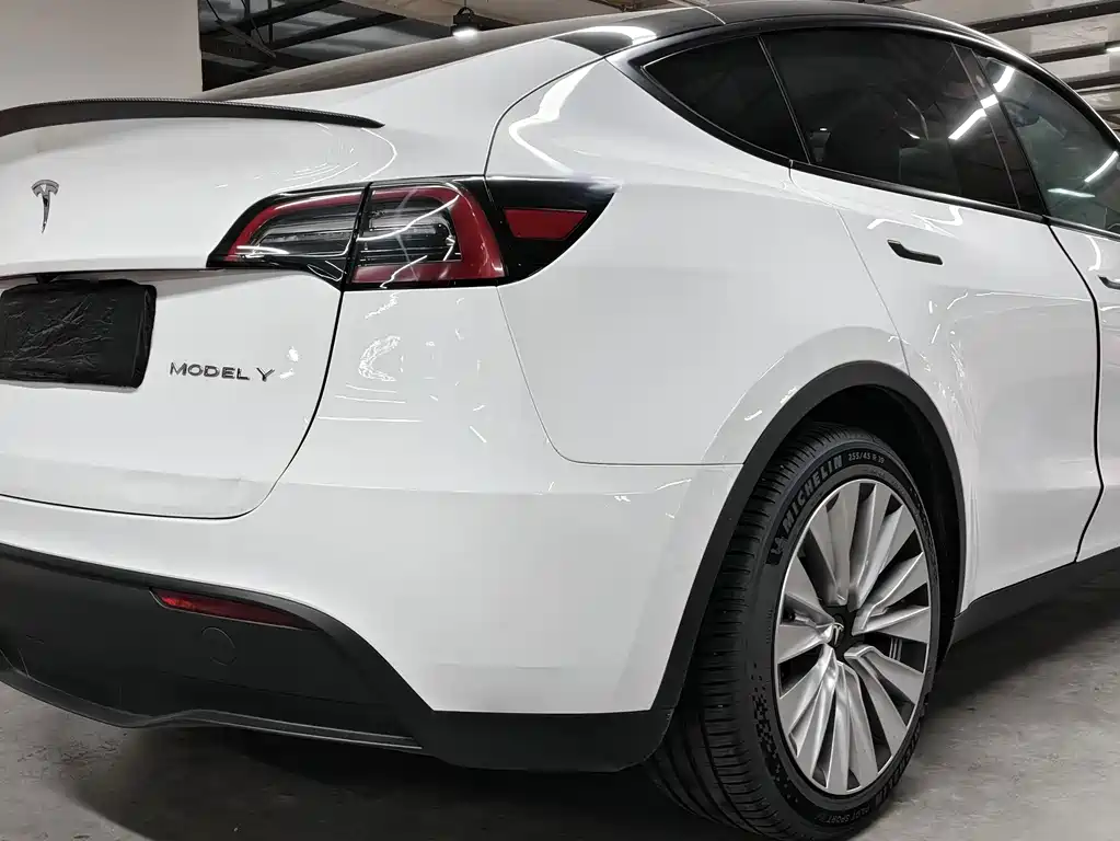 Tesla Model Y 2022 — фото 15