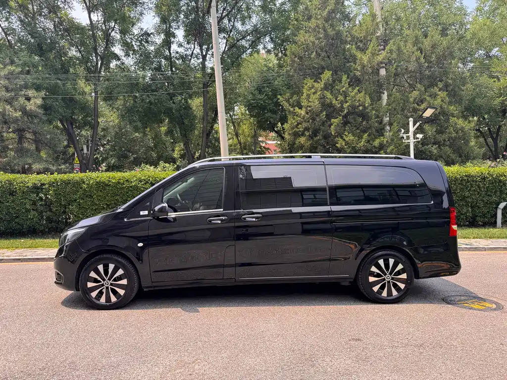 Mercedes-Benz Vito 2024