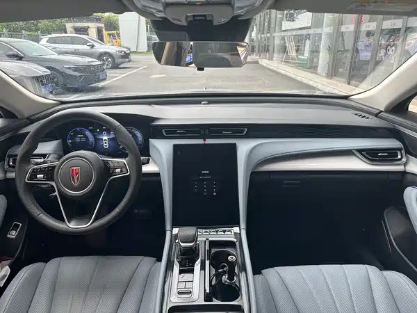 Hongqi H5 PHEV 2025