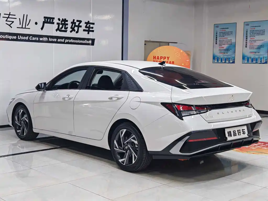 Hyundai Elantra 2024