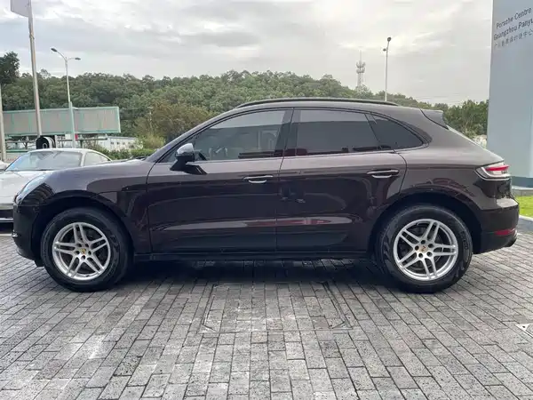 Porsche Macan 2021