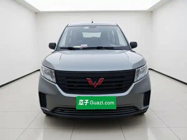 Wuling Hongguang PLUS 2022
