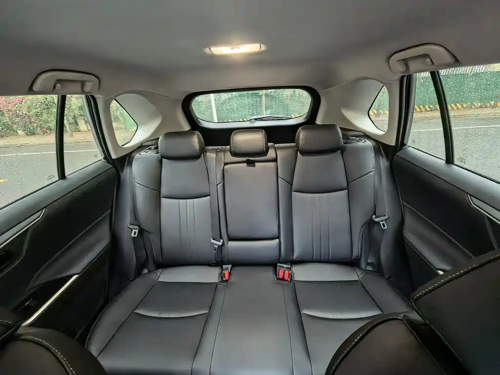 Toyota RAV4 2025 — фото 10