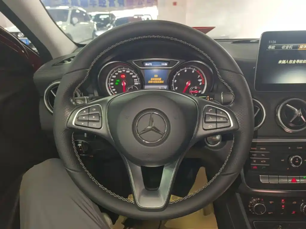 Mercedes-Benz GLA 2017 — фото 11