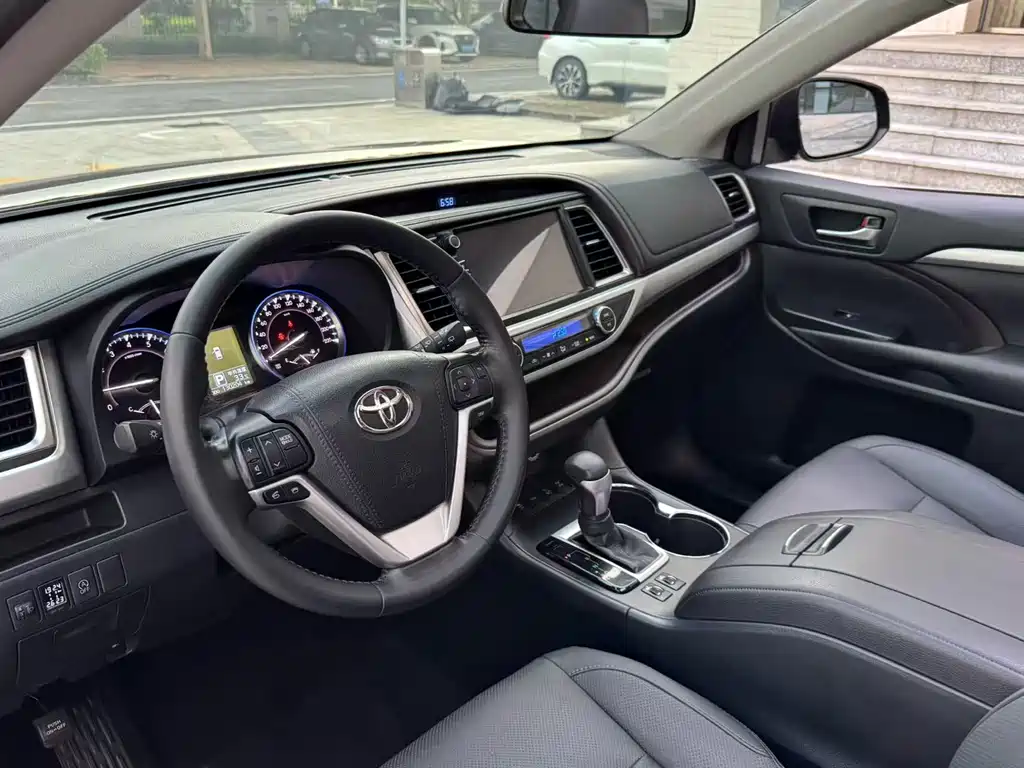 Toyota Highlander 2015 — фото 8