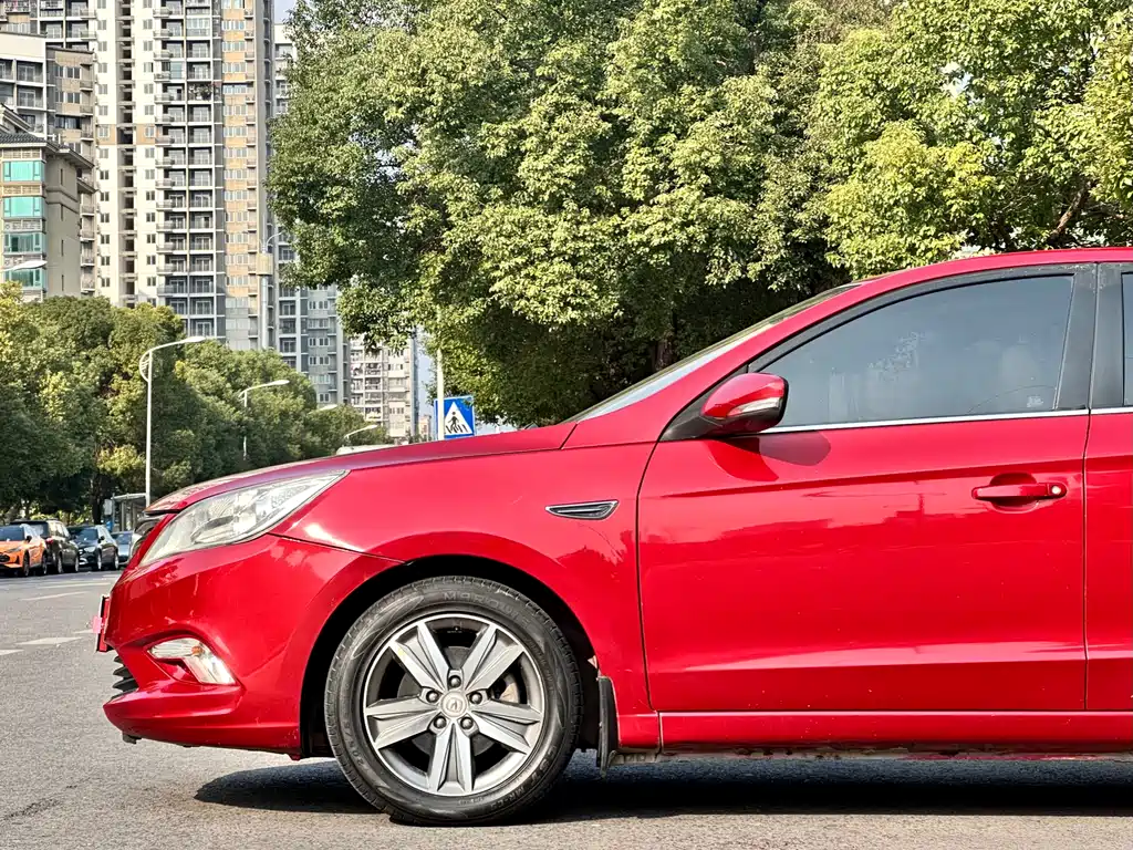 Changan Eado 2016 — фото 5