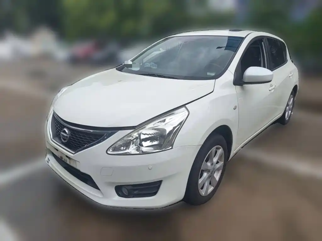 Nissan Tiida 2014