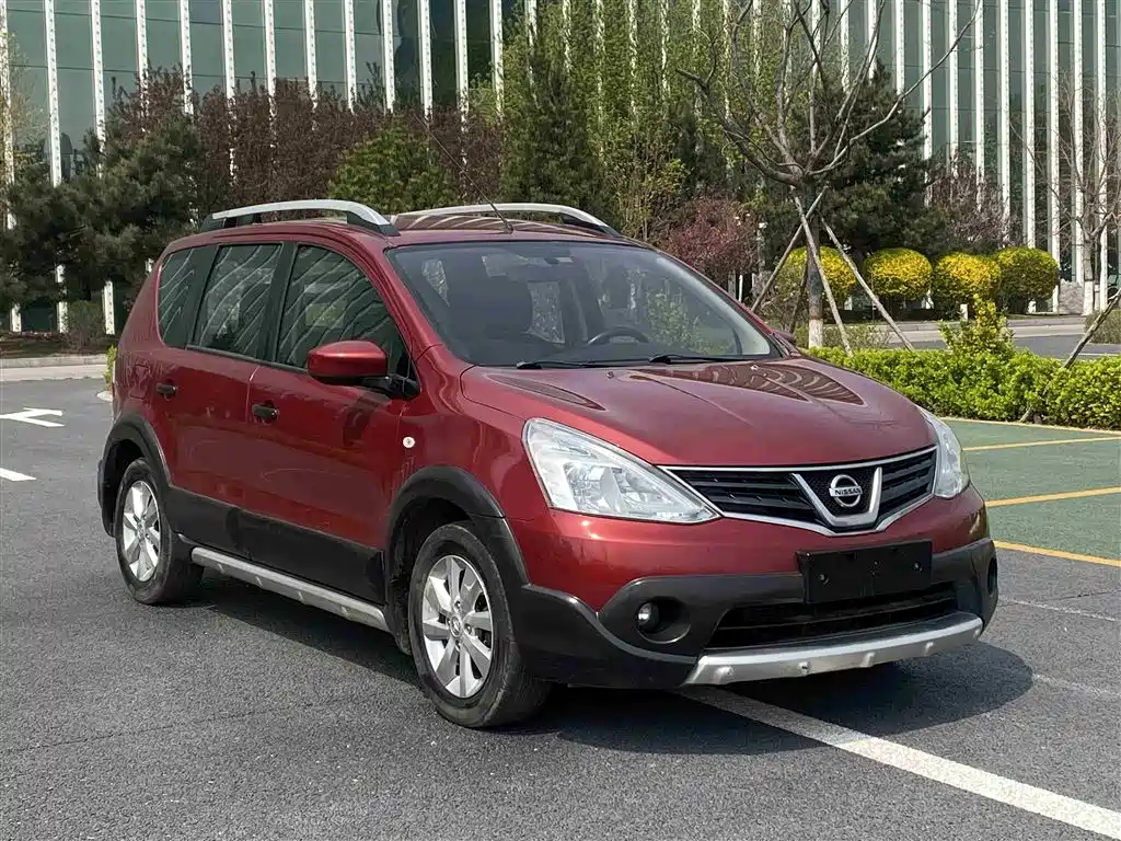Nissan Livina 2015