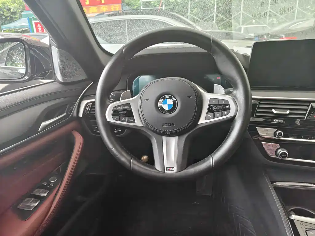 BMW 5 Series 2021 — фото 15