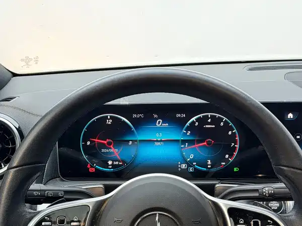 Mercedes-Benz GLB 2021