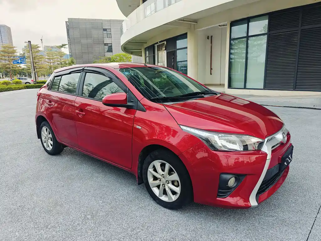 Toyota Yaris L 2014 — фото 3