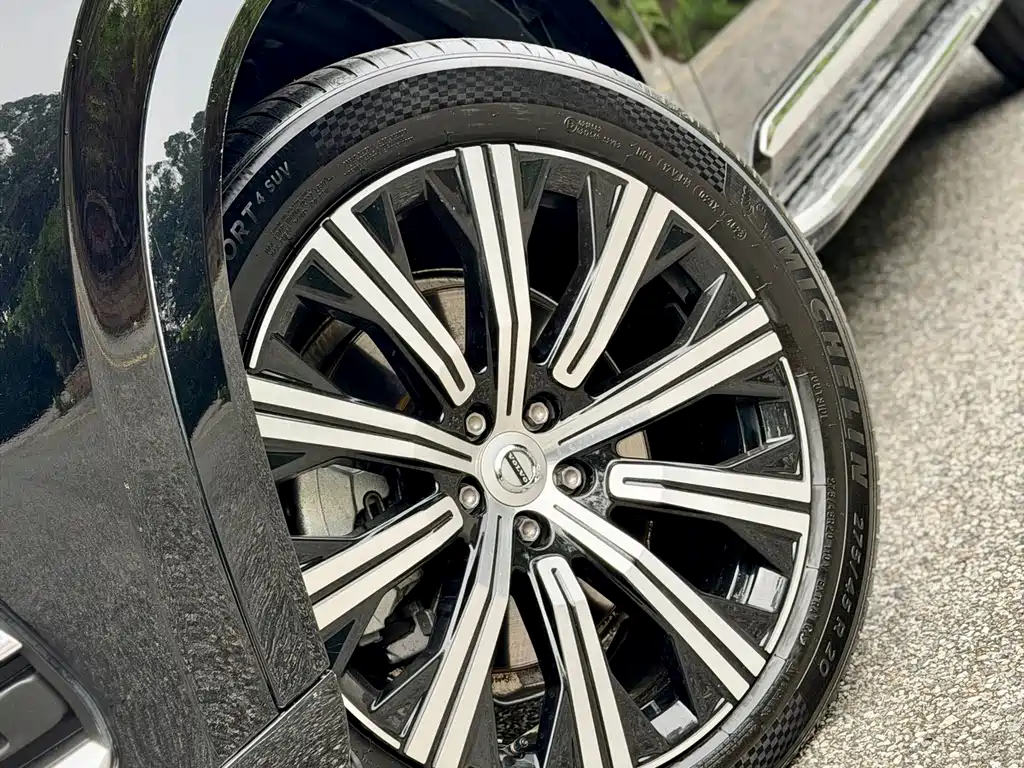 Volvo XC90 2022 — фото 3