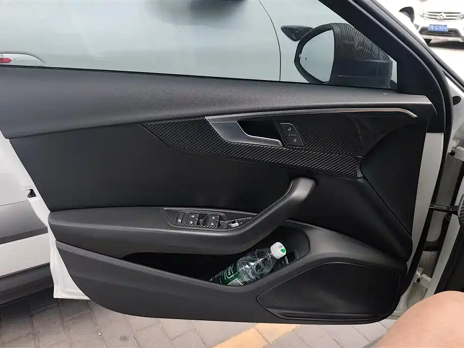 Audi A4L 2020