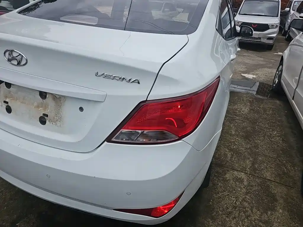 Hyundai Verna 2016 — фото 8