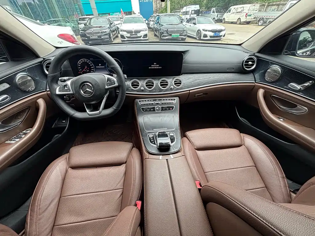 Mercedes-Benz E-Class 2018 — фото 10