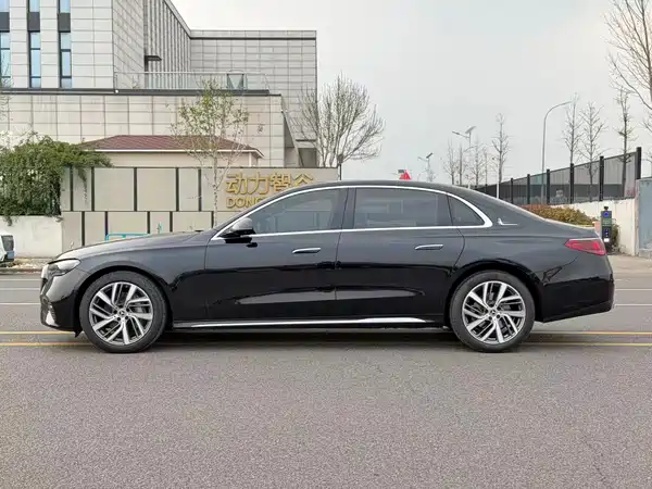 Mercedes-Benz E-Class 2024
