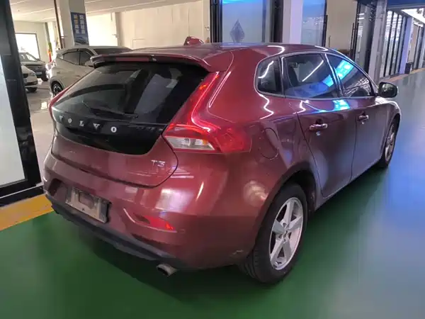Volvo V40 2017